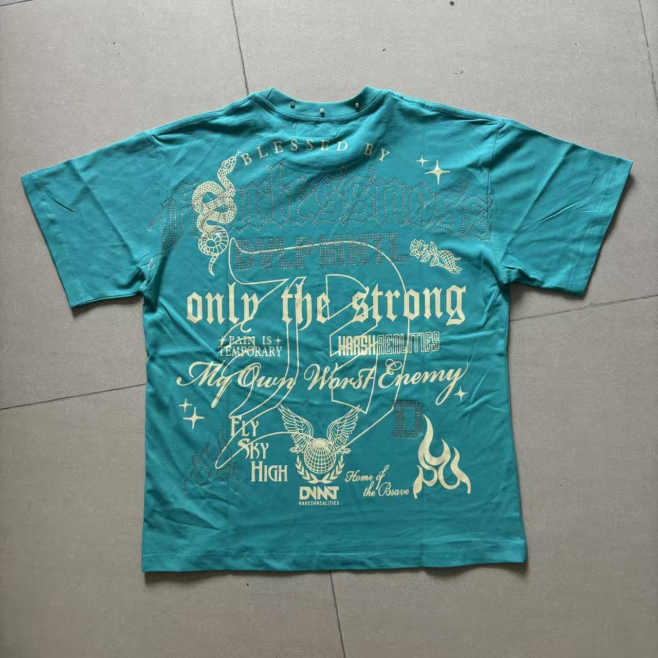 images/2108-r3bel-only-the-strong-graphic-crop-tee/03.jpg